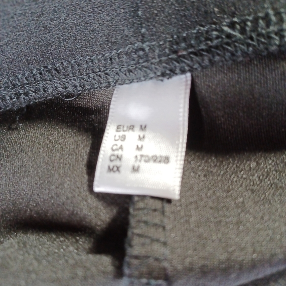 Black Ruffle pull on skirt - Picture 9 of 10